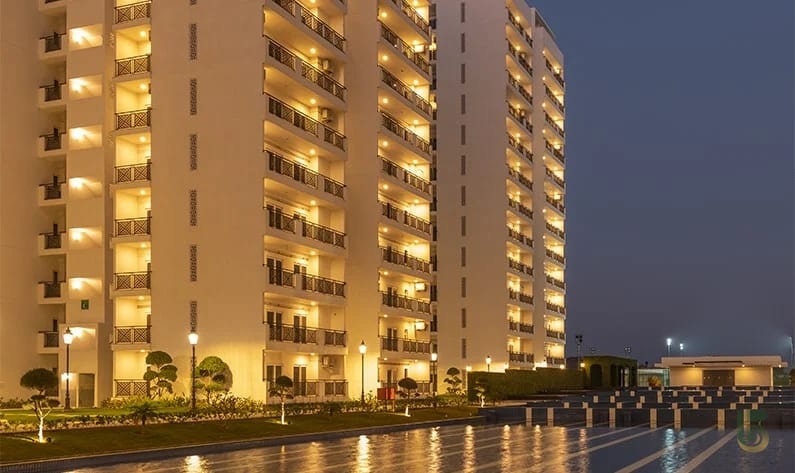 Central Park Aqua Front Towers Sector 33