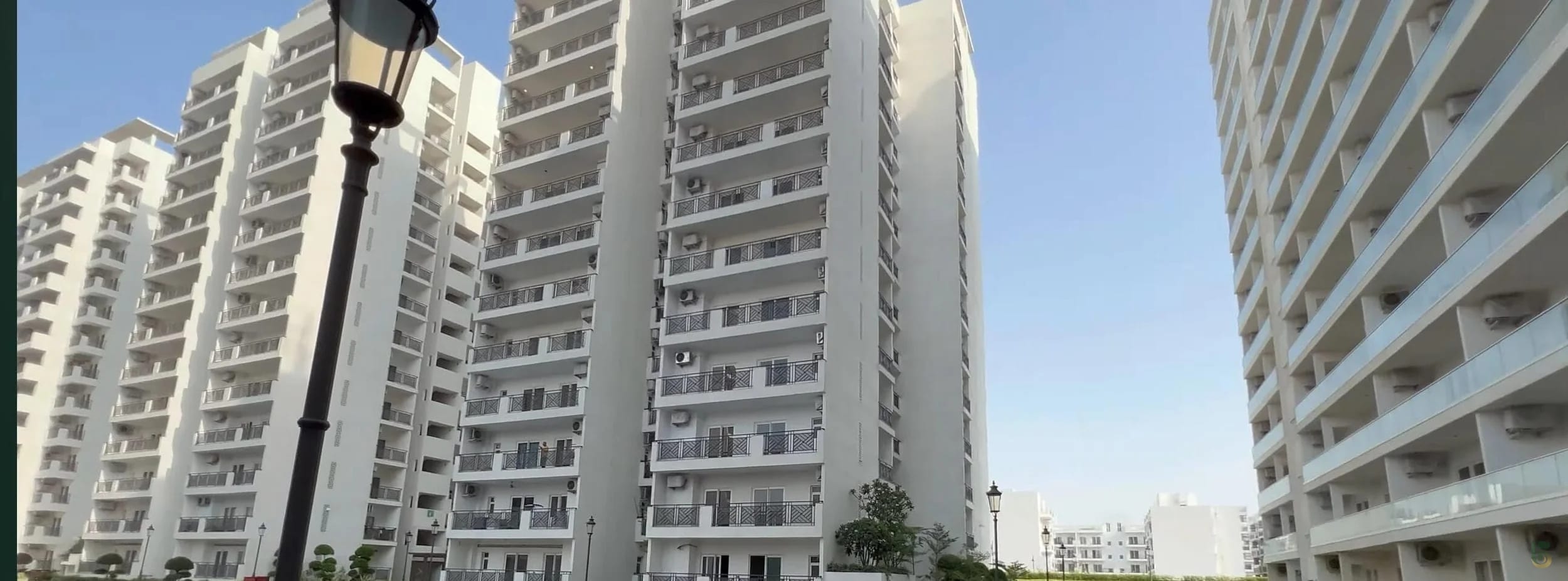 Central Park Aqua Front Towers Fasad
