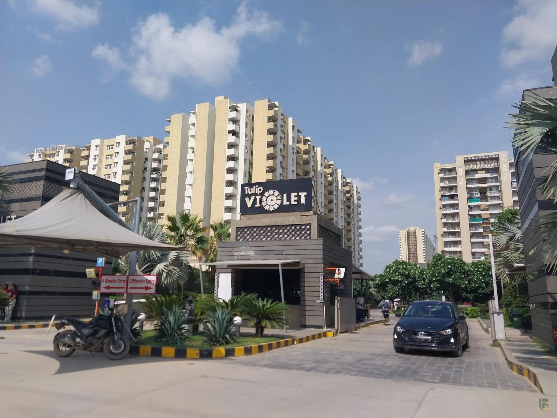 Tulip Violet Sector 69 Gurgaon Entrance